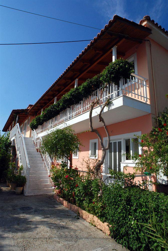 Penzión pre hostí Artemis Kypseli